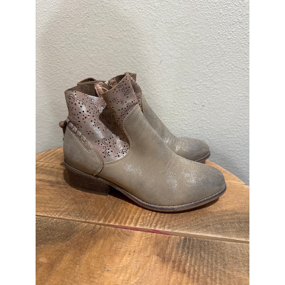 Boutique Corkys Laser Cutout Ankle Bootie Women 6 Metallic Shimmer Faux Leather